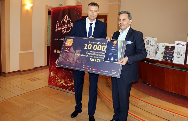 Przekazanie charytatywnych nagród w Kielcach